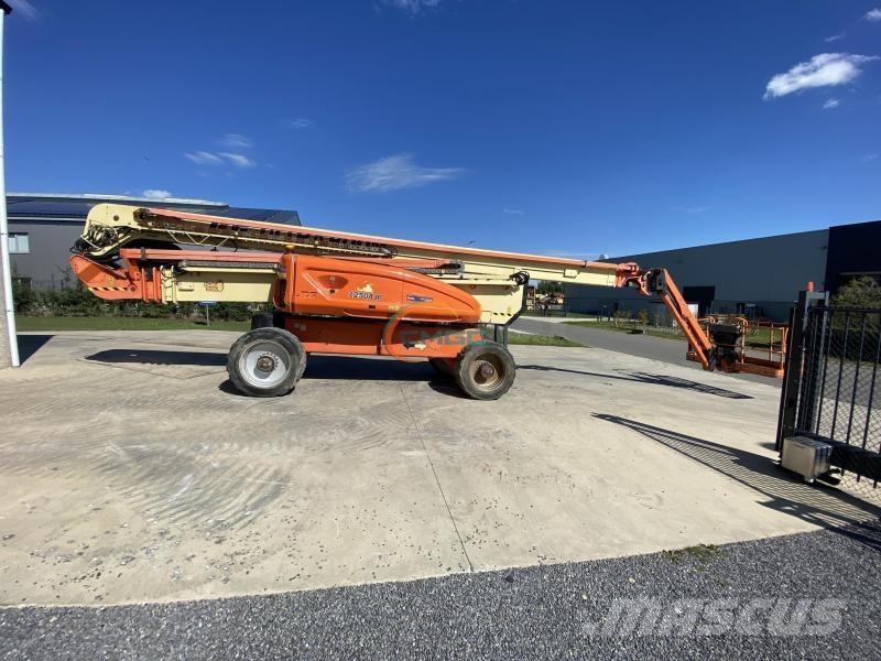 JLG 1250AJP Plataformas con brazo de elevación manual