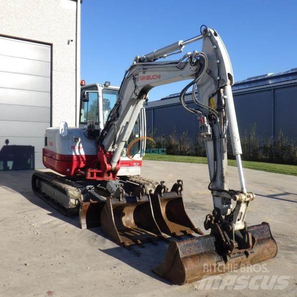 Takeuchi TB260 Excavadoras de ruedas