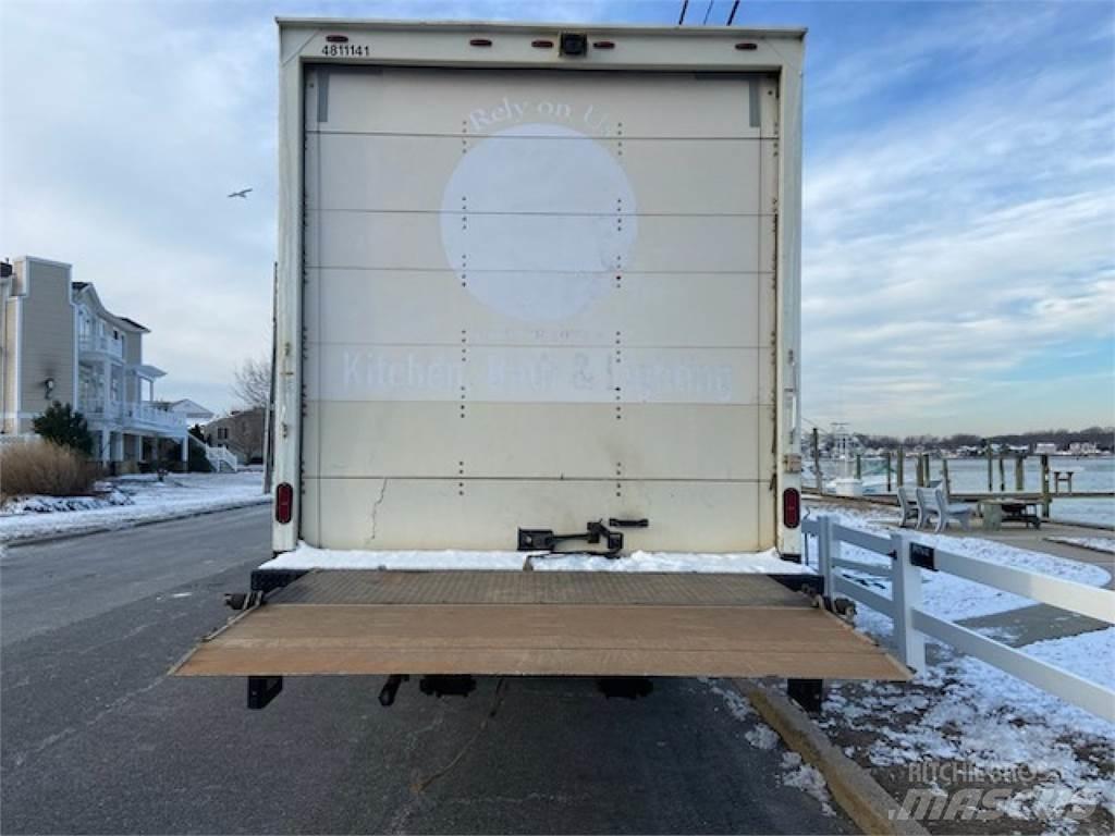 Isuzu FTR Camiones con caja de remolque