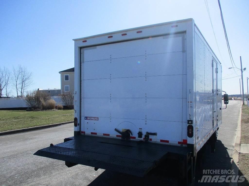 Isuzu NPR Camiones con caja de remolque