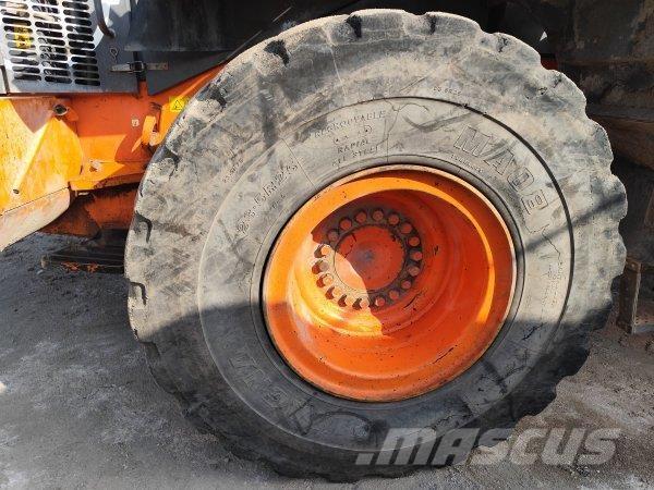 Hitachi ZW 220 Cargadoras sobre ruedas