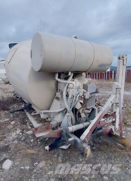  _JINÉ (SK) Kurta Camiones de concreto