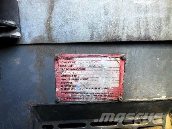 Komatsu PC 340 NLC-6 Excavadoras sobre orugas