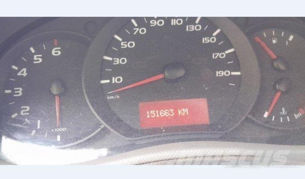 Renault Master Camiones con caja de remolque