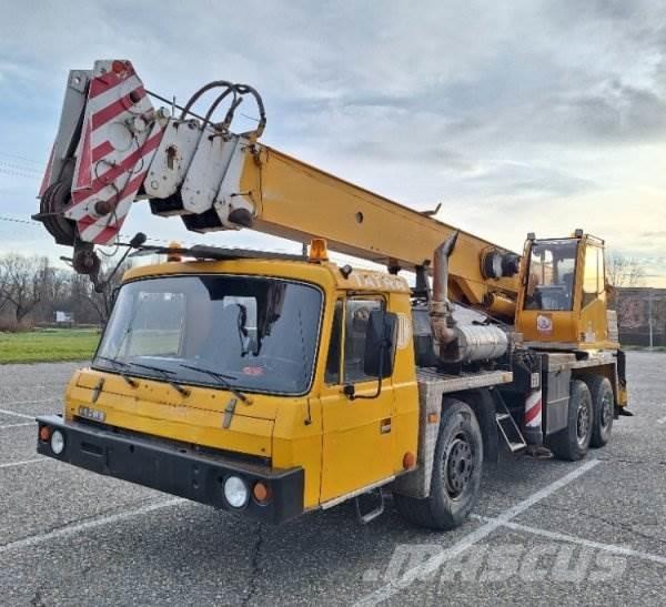 Tatra T815 +AD 28 (ČKD) Camiones grúa