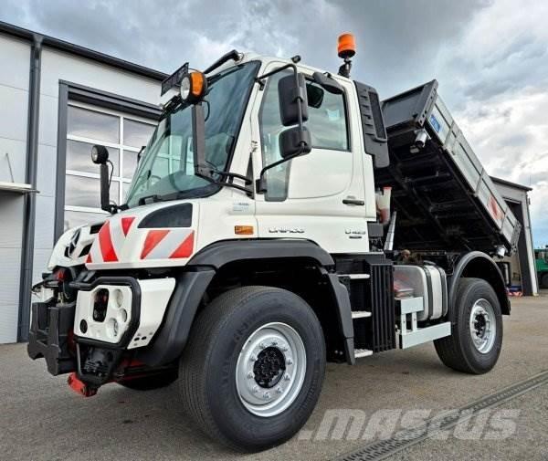 Unimog U 423 Esparcidoras de arena y sal
