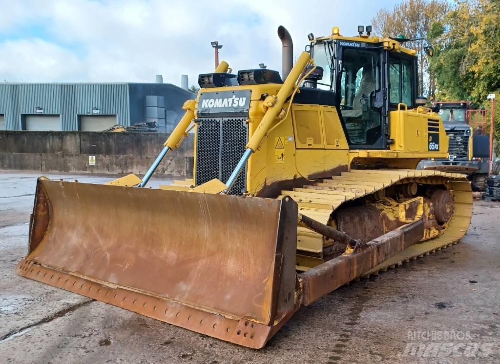 Komatsu D65PX-18 Buldozer sobre oruga