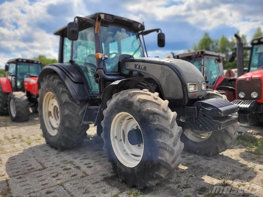 Valtra N121 Tractores