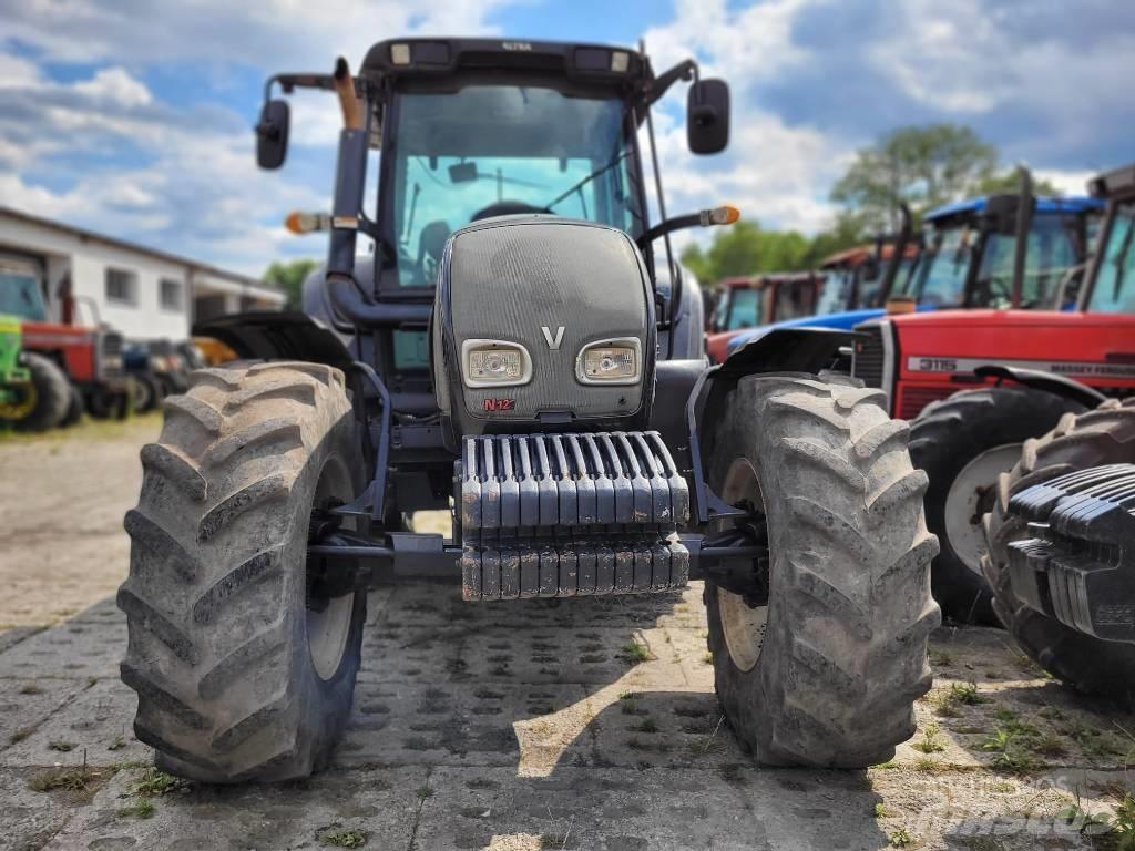 Valtra N121 Tractores