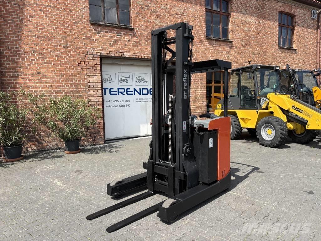 Toyota RRE 140 Montacargas de alcance de gran altura