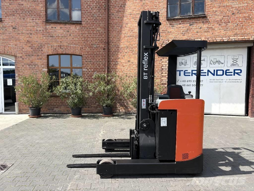 Toyota RRE 140 Montacargas de alcance de gran altura