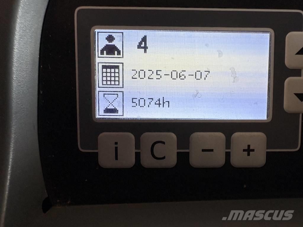 Toyota RRE 140 Montacargas de alcance de gran altura