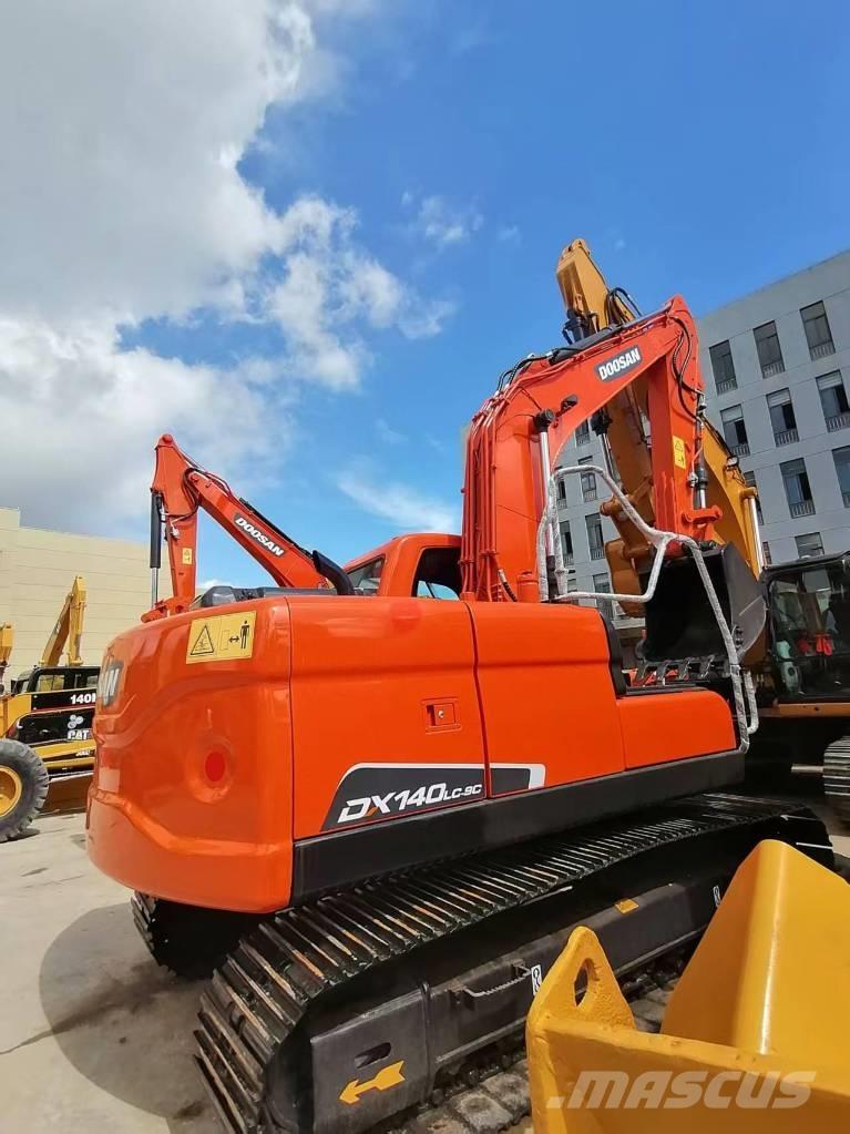 Doosan DX 140 Excavadoras sobre orugas