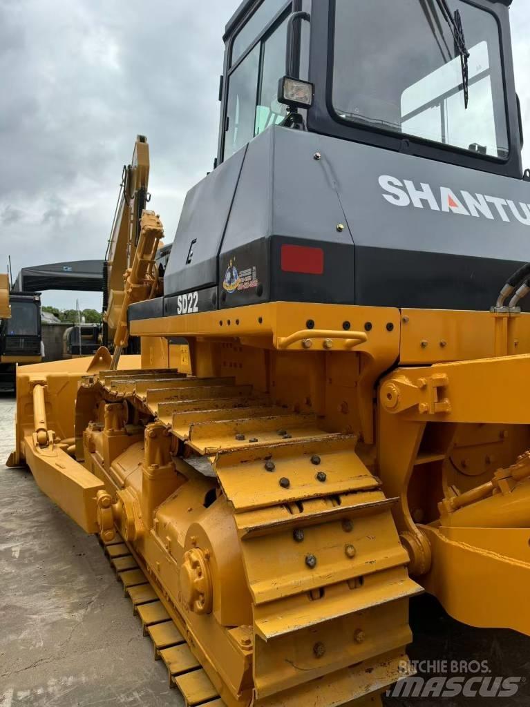 Shantui SD 22 Buldozer sobre oruga