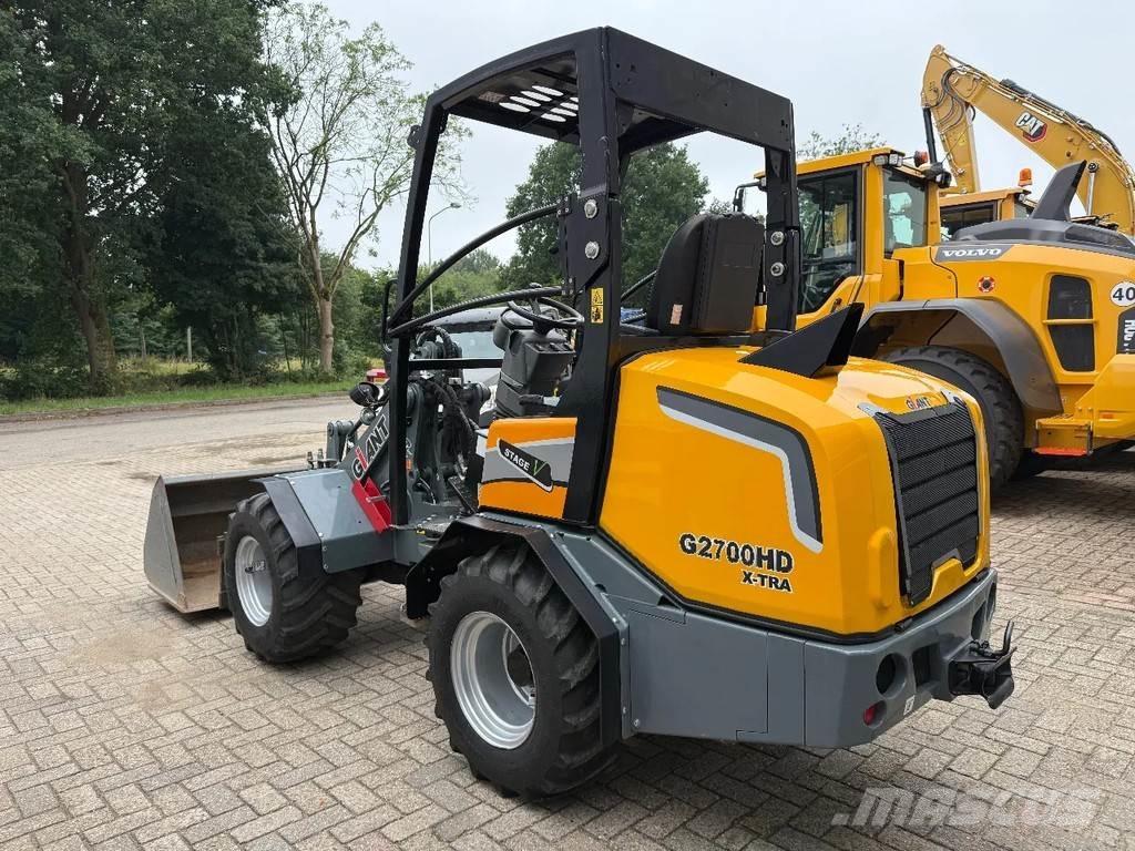 GiANT G2700 Cargadoras sobre ruedas