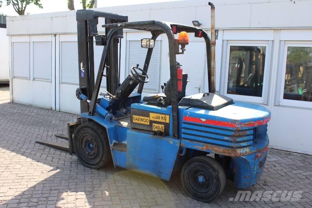 Daewoo D 40 S Camiones diesel