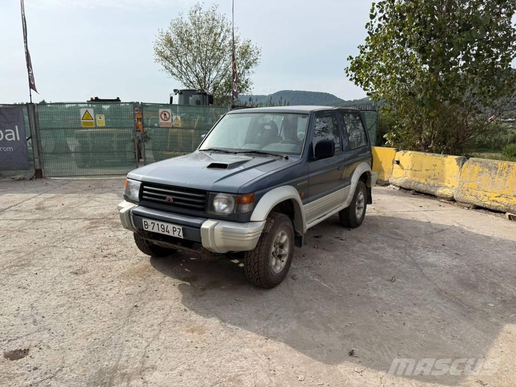 Mitsubishi Montero Carros