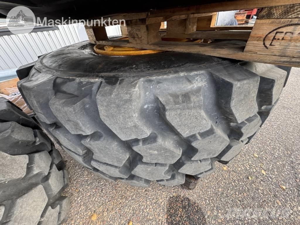 Trelleborg EMR1030 Llantas