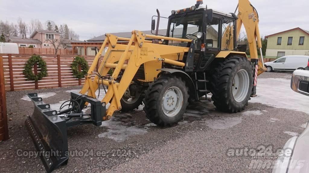 MTZ DEM-114 Retrocargadoras