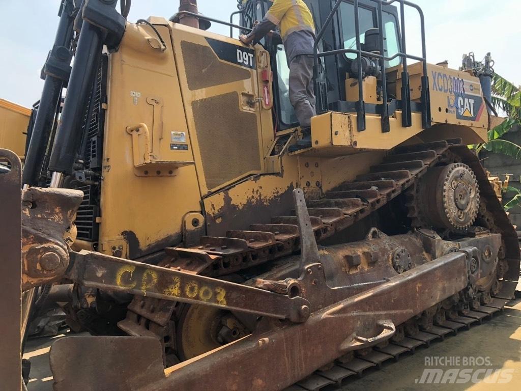 CAT D9T Buldozer sobre oruga