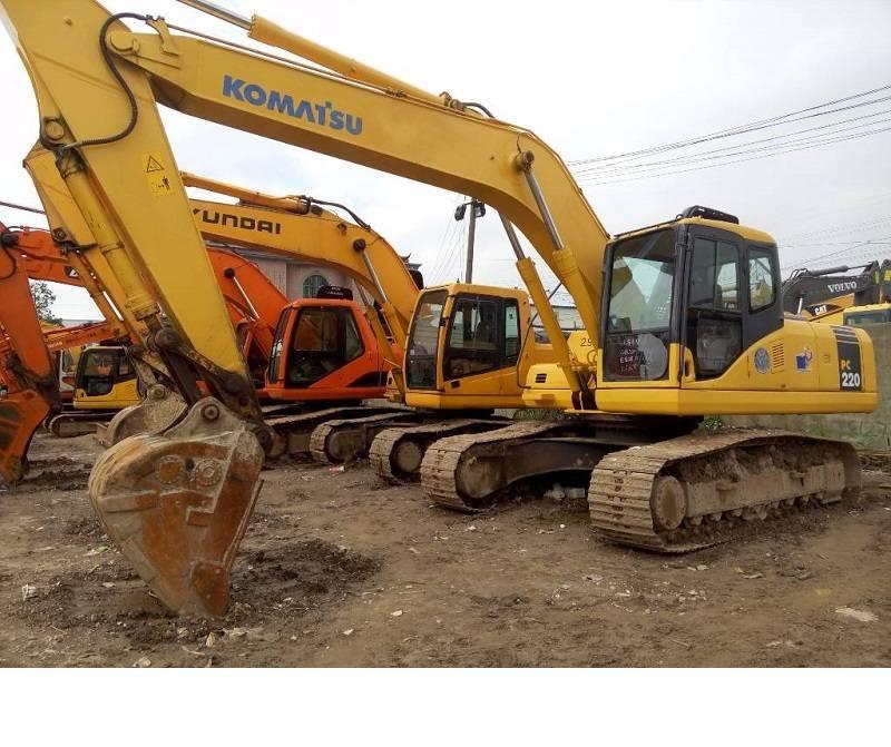 Komatsu pc220-  7 Excavadoras sobre orugas