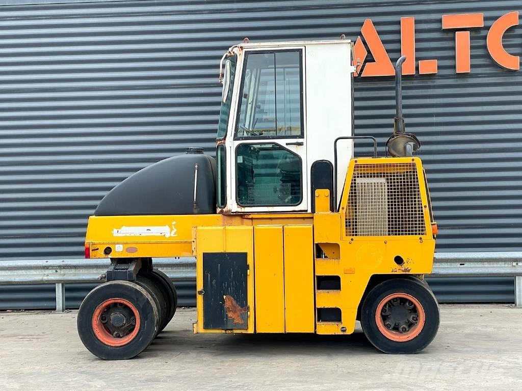 Dynapac CP 142 Rodillos sobre neumáticos