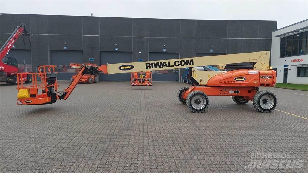 JLG M600JP Plataformas con brazo de elevación telescópico