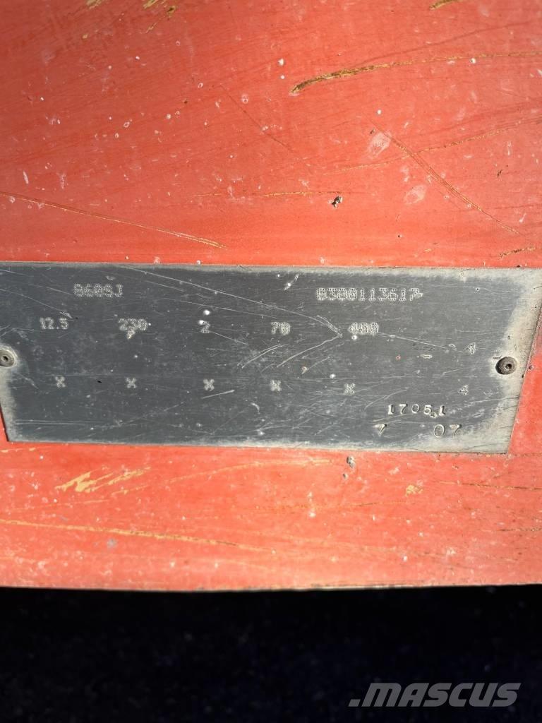 JLG 860 SJ Plataformas con brazo de elevación telescópico