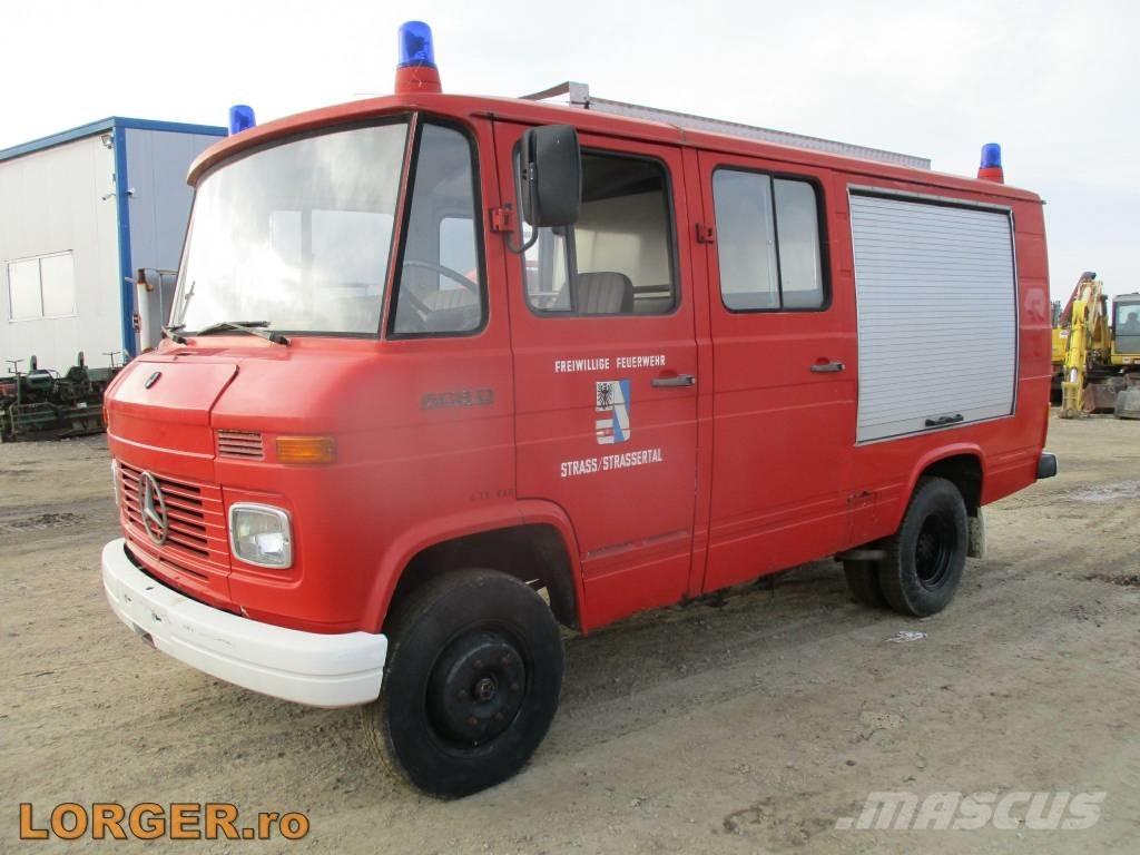 Mercedes-Benz 608 D Camiones con caja de remolque