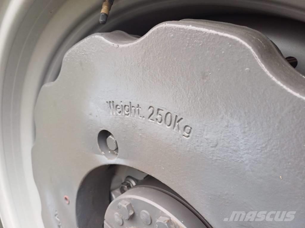 Massey Ferguson 8 S Tractores