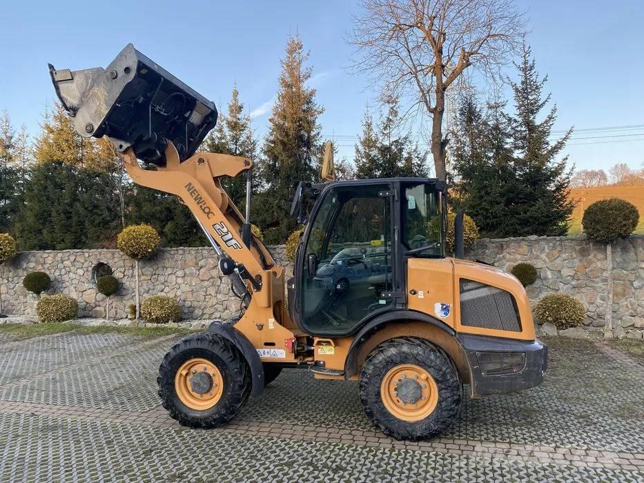 CASE 121F Cargadoras sobre ruedas