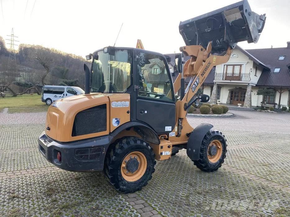 CASE 121F Cargadoras sobre ruedas