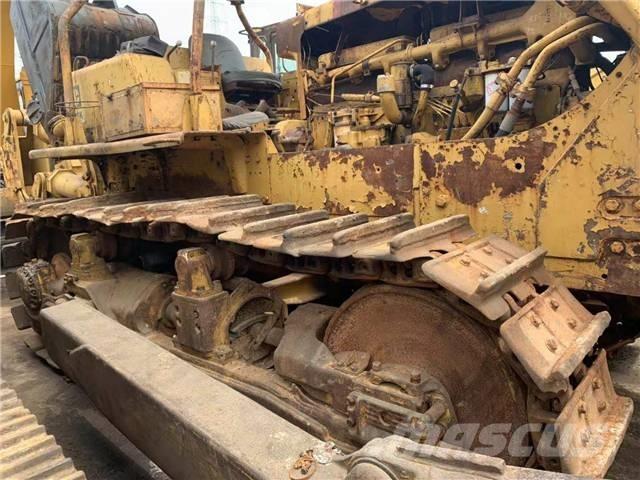 CAT D8K Buldozer sobre oruga