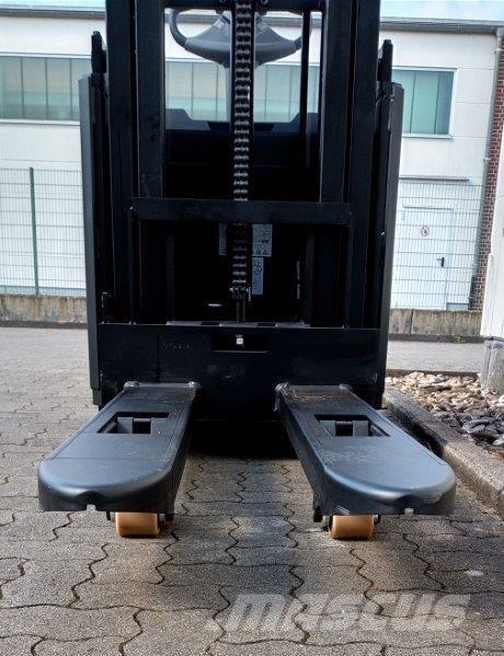 Toyota BT SWE145L Apiladoras eléctricos