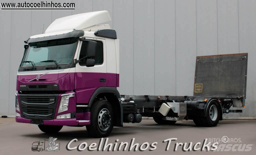 Volvo FM 330 Camiones con chasís y cabina