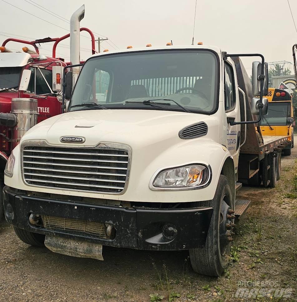 Freightliner M2 Camiones de cama baja