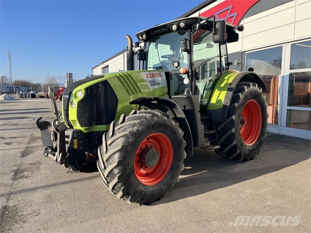 CLAAS Arion 640 Tractores