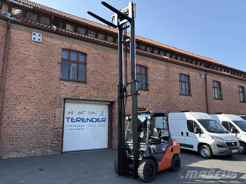 Toyota 06-8FD30F Camiones diesel