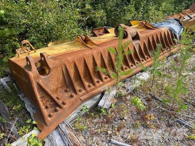 Komatsu D 155 AX Cuchillas