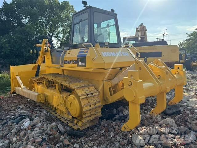 Komatsu D 85 Buldozer sobre oruga