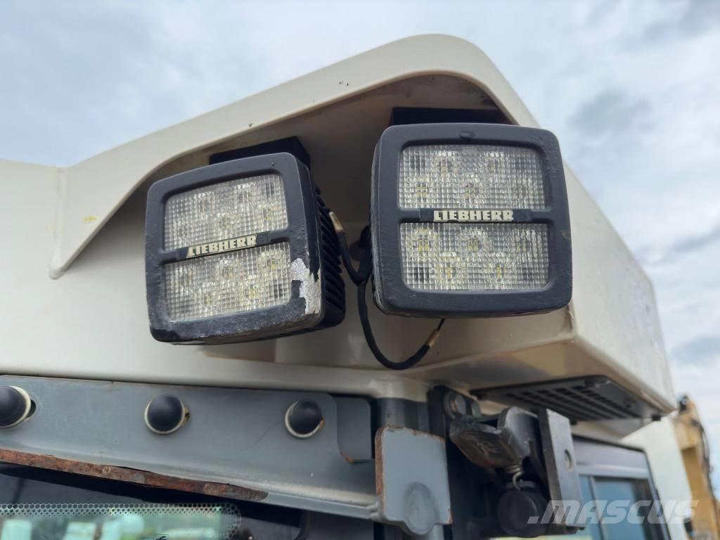 Liebherr PR 736 LGP Buldozer sobre oruga