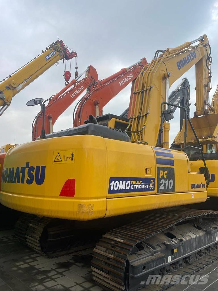 Komatsu PC210-10MO Excavadoras sobre orugas