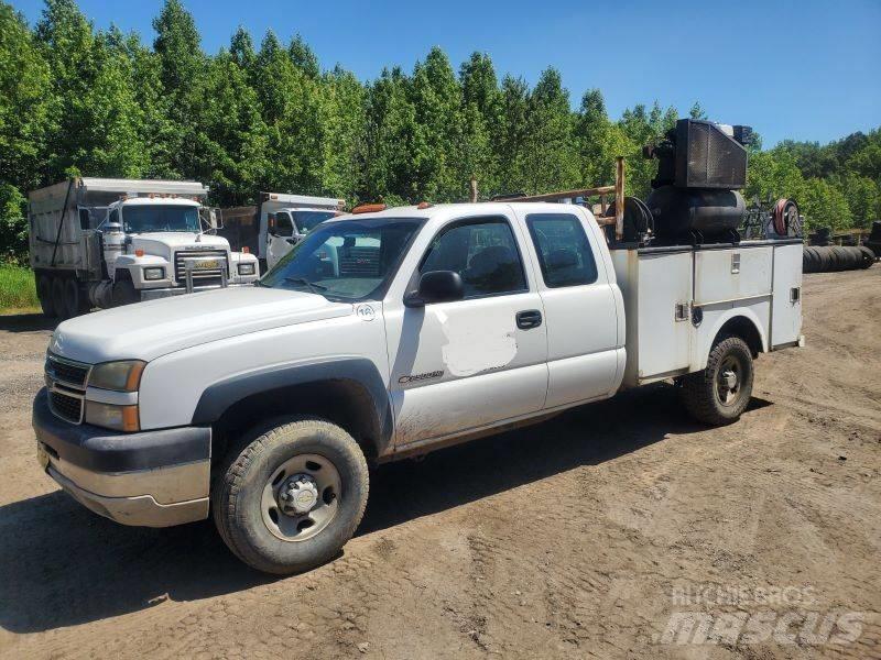 GMC 2500 Caja abierta/laterales abatibles