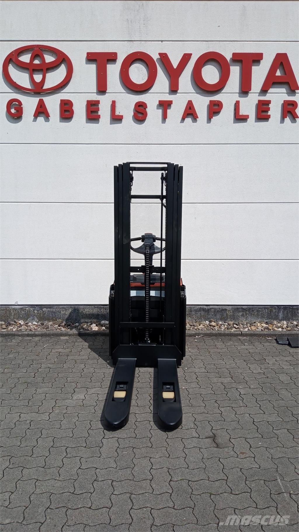 Toyota SWE140L Apiladoras eléctricos