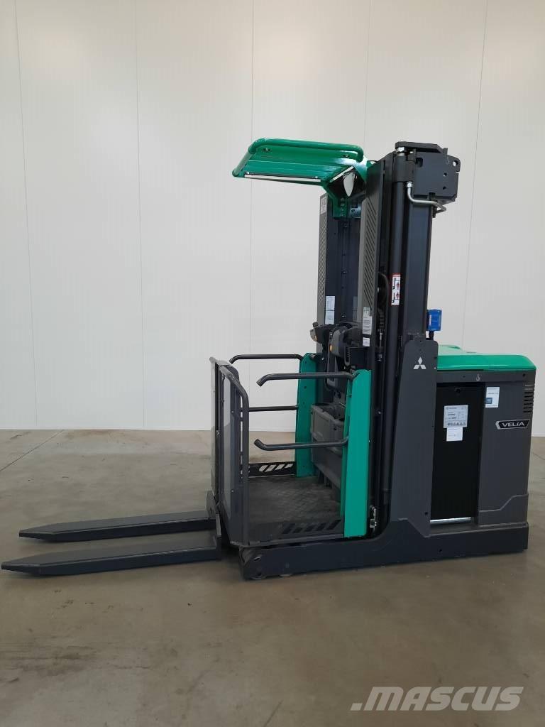 Mitsubishi OPBM10P Montacargas recogepedidos de gran altura