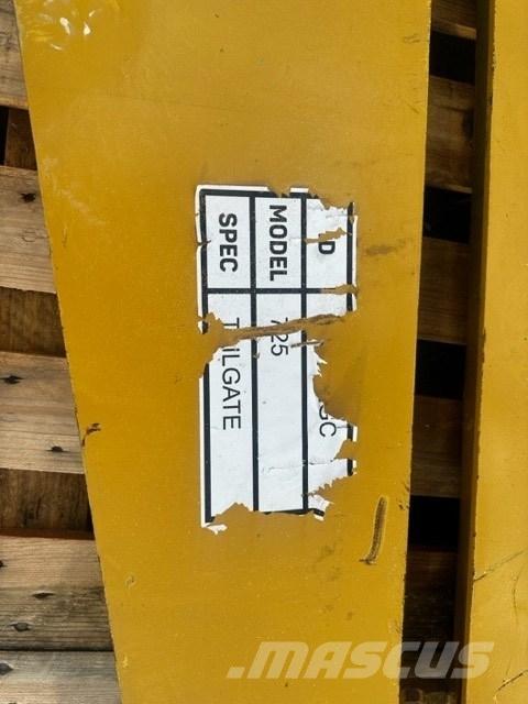 CAT 725 TAIL GATE Camiones articulados