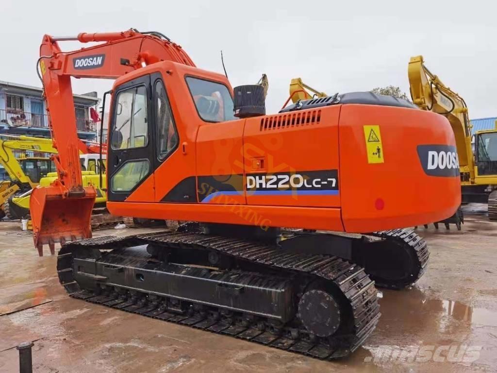 Doosan DX 225 LCA Excavadoras sobre orugas