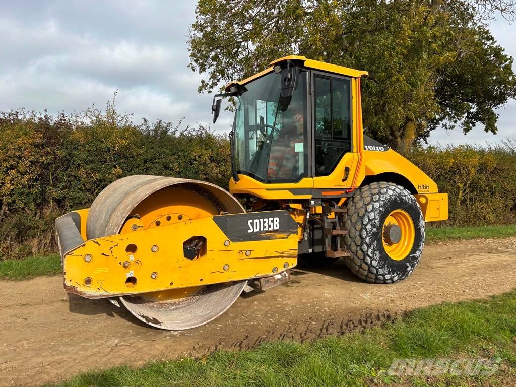 Volvo SD 135 B Rodillos de un solo tambor