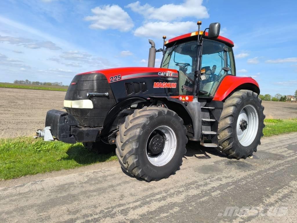 CASE MAGNUM 225 2007 Tractores