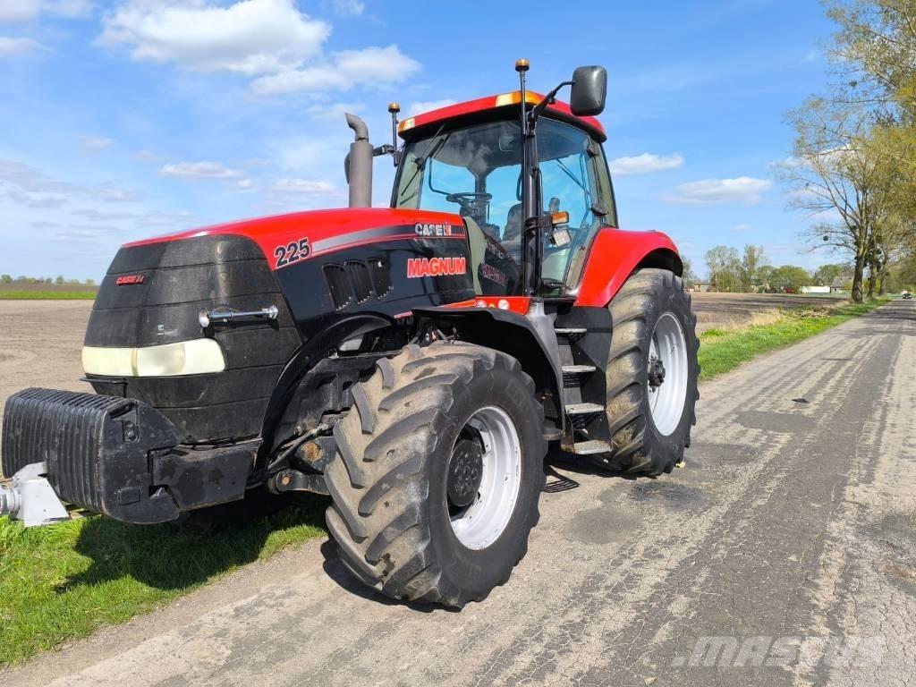 CASE MAGNUM 225 2007 Tractores